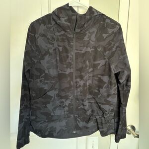 Lululemon Women’s Rain Coat Size 4